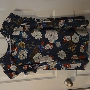 DR2 Navy Floral Ruffle Blouse